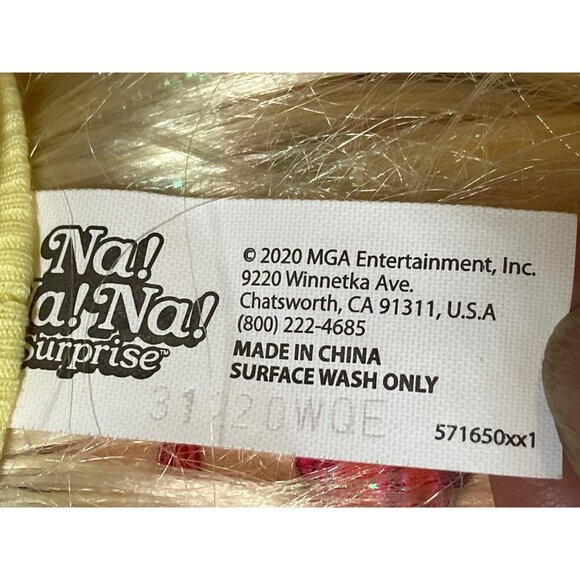 Na! Na! Na! Surprise Doll With Blonde Hair & Colorful Outfit - MGA Entertainment - Picture 8 of 10